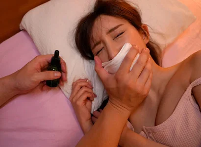 Người đàn ông dùng thuốc mê để quan hệ với cô em họ xinh đẹp